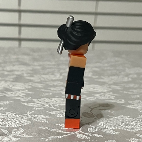 Roblox Classics Series 6 Heroes Of Robloxia Tigris Loose Figure No Code - Picture 4 of 8